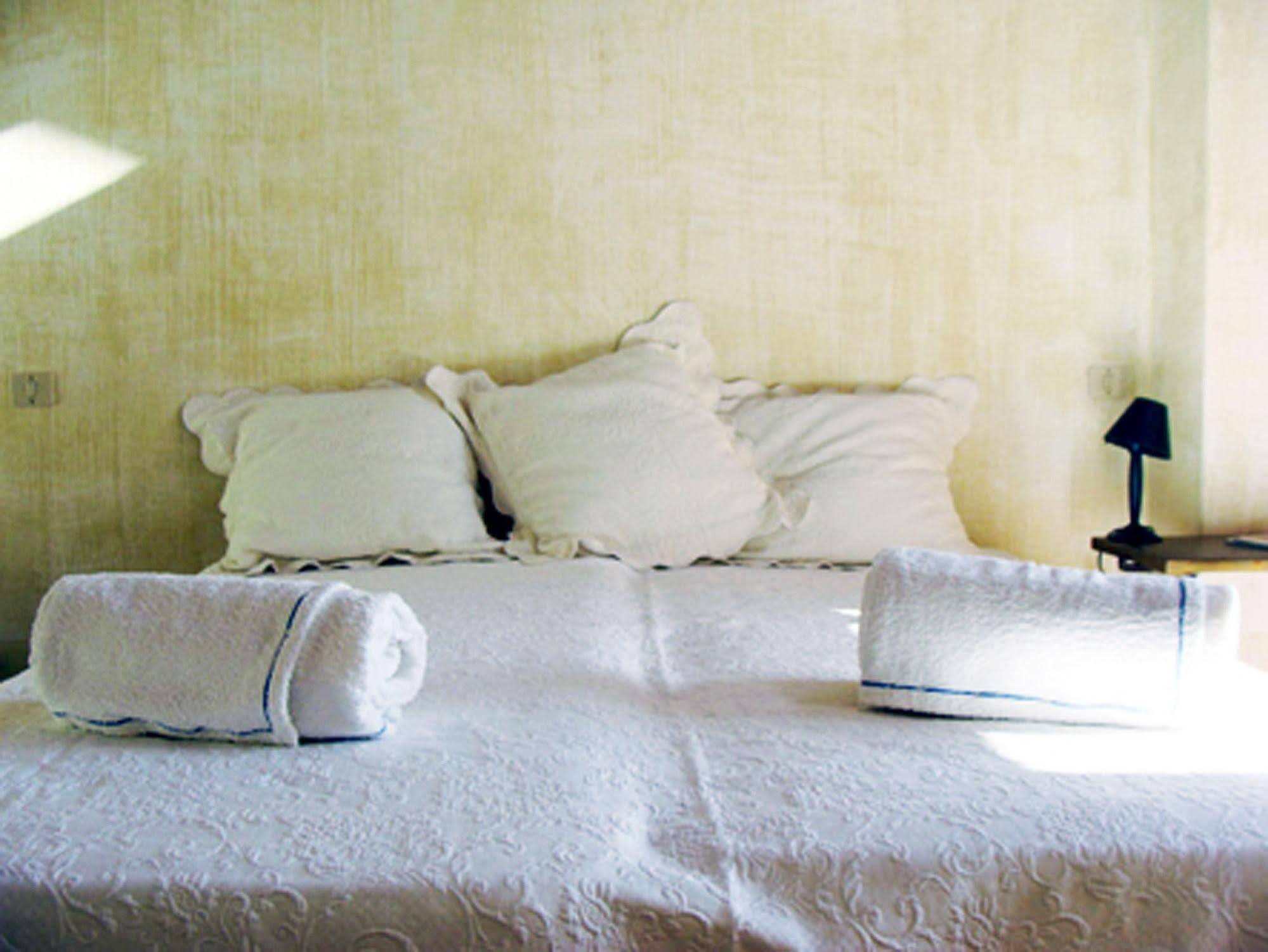 Il Fico Bed And Breakfast Santa Teresa Di Riva Extérieur photo